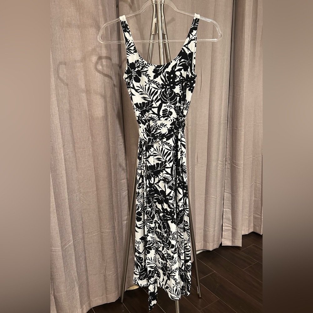 LOFT‎ Black and White Floral Maxi Dress